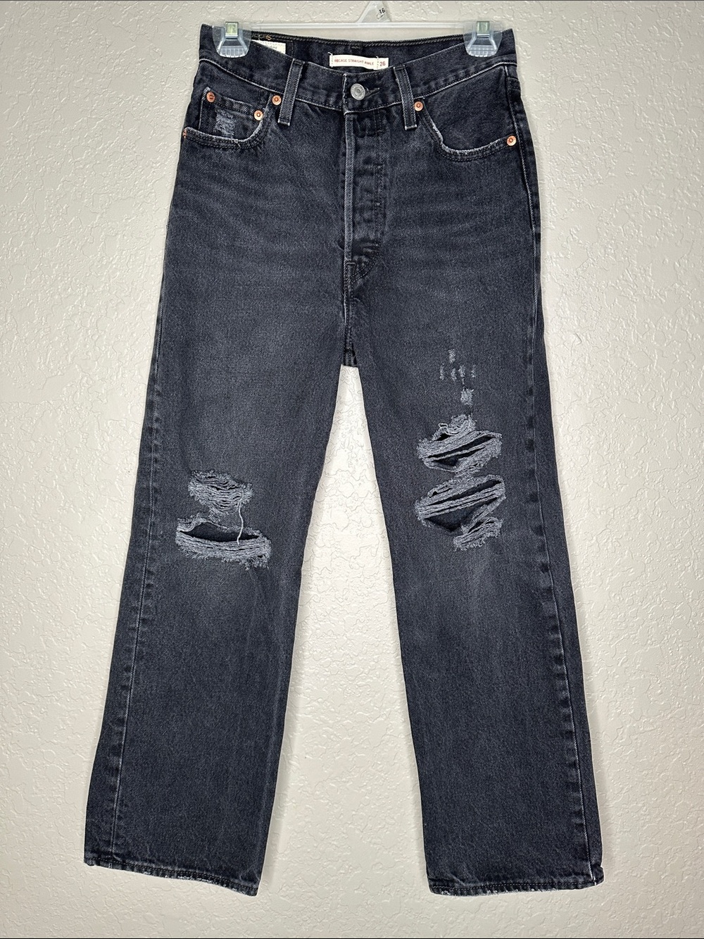 Levi’s premium Ribcage ankle straight leg distressed jeans